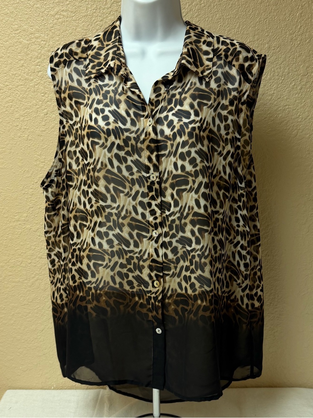 4/$20 Chico’s Sleeveless Leopard Print Blouse - Black and Tan